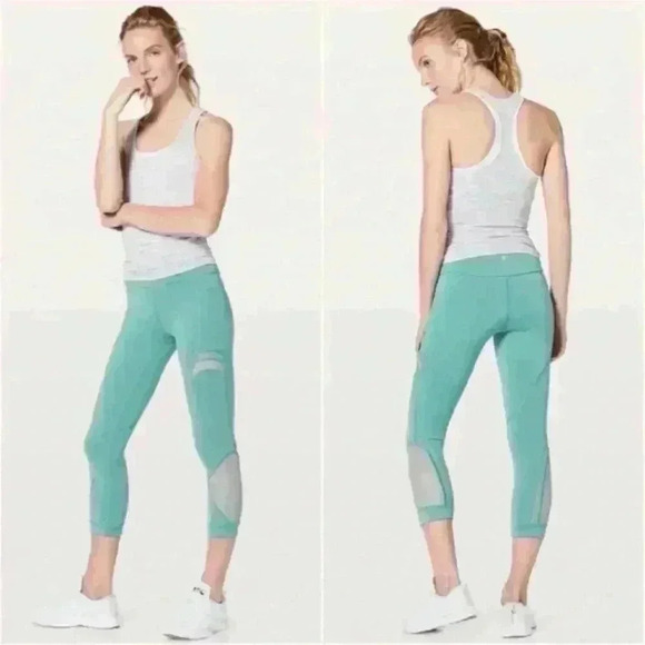 Lululemon Forget The Sweat Crop legging size 8 - Picture 1 of 9